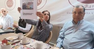 claudia manilla cartel inmobiliario