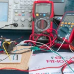 Crean energía eléctrica con pisadas