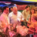 Luis Nava visita tianguis de Santa Mónica