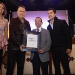 Maestro Aurelio Olvera recibe homenaje tras 60 años de música