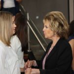 Esposa del embajador EE.UU. visita albergues de Querétaro